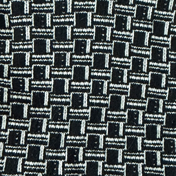 Zara Monochrome Geometric Turtleneck Sweater - Picture 4 of 4